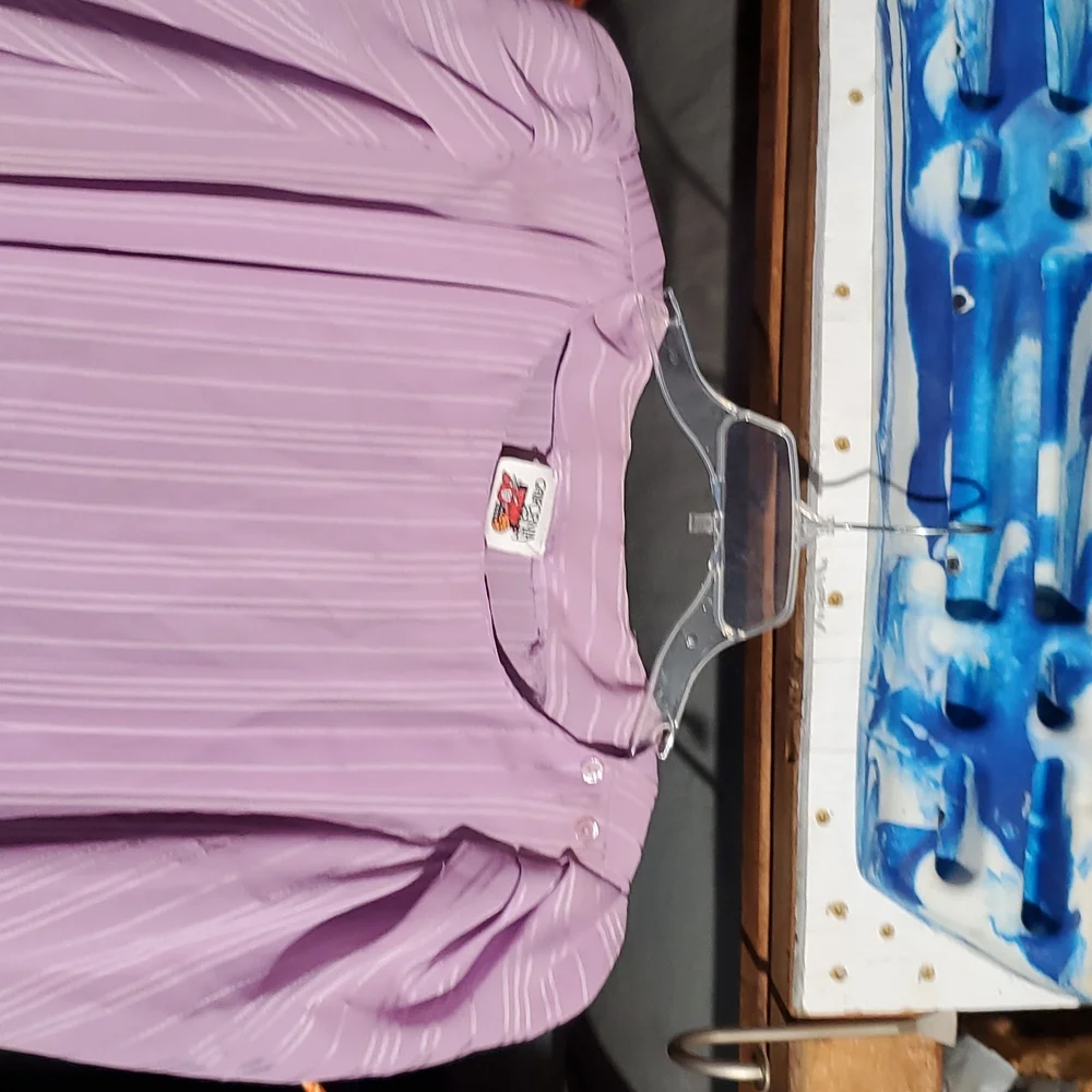 Very vintage (80's?, 70's?) Puffy sleeve silky shirt. Awesome piece - Picture 2 of 8